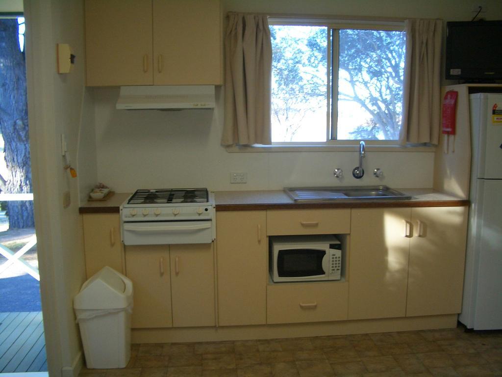 Rainbow Pines Tourist Caravan Park Adaminaby Extérieur photo