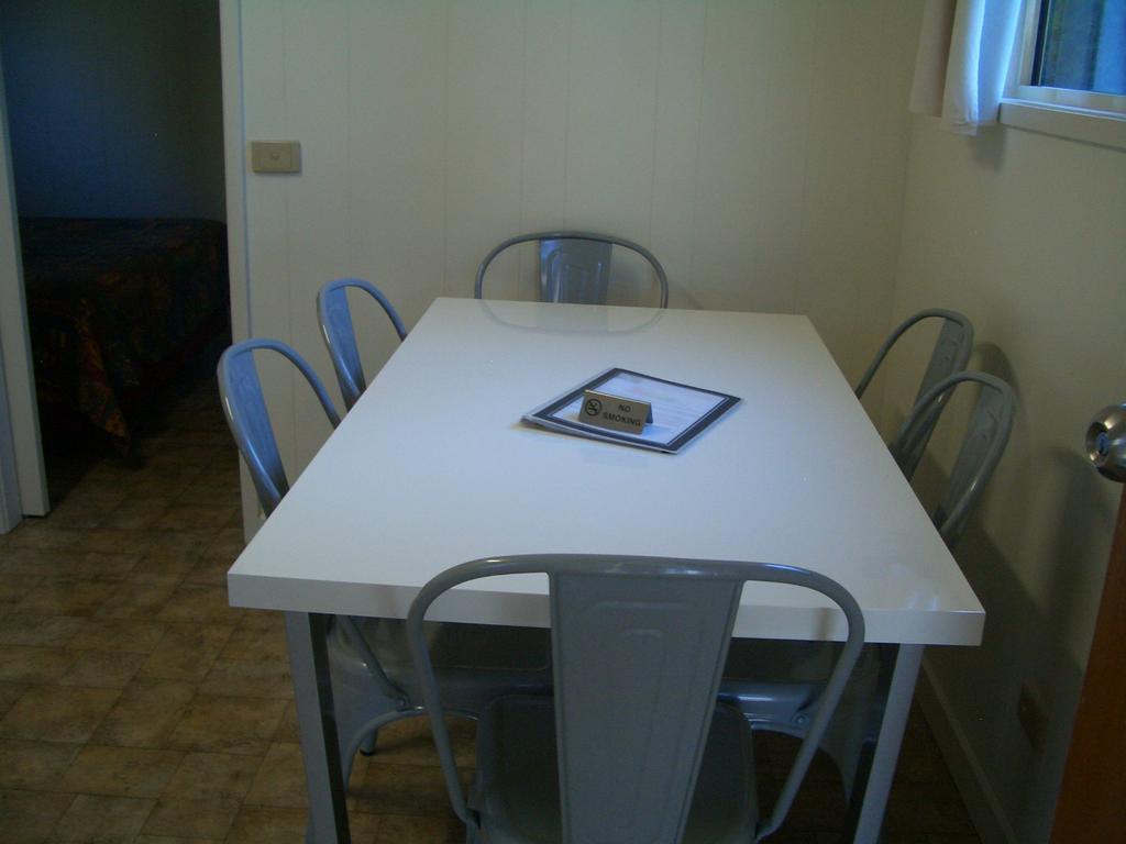 Rainbow Pines Tourist Caravan Park Adaminaby Extérieur photo
